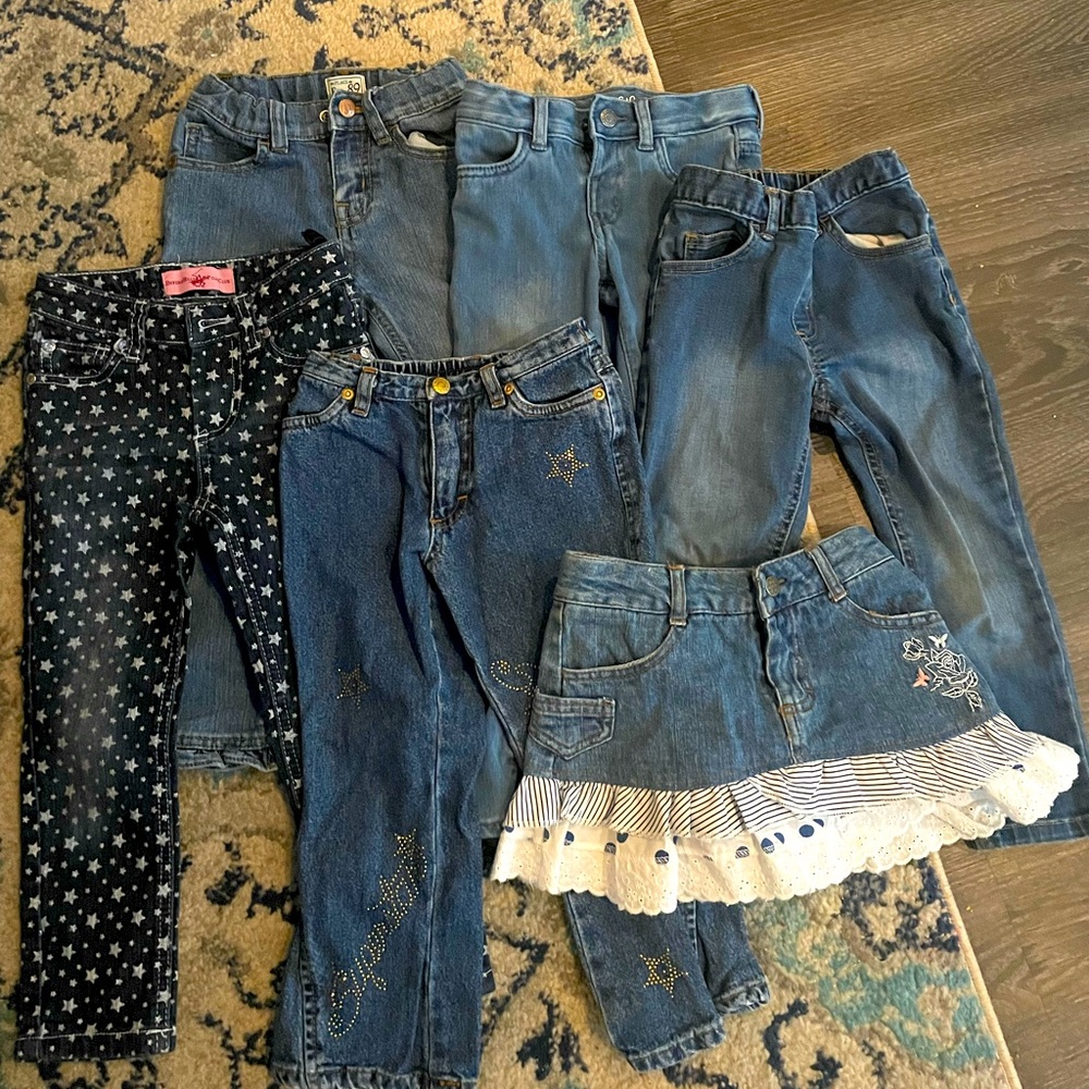 Lot of  6 denim jeans and skirt 4t